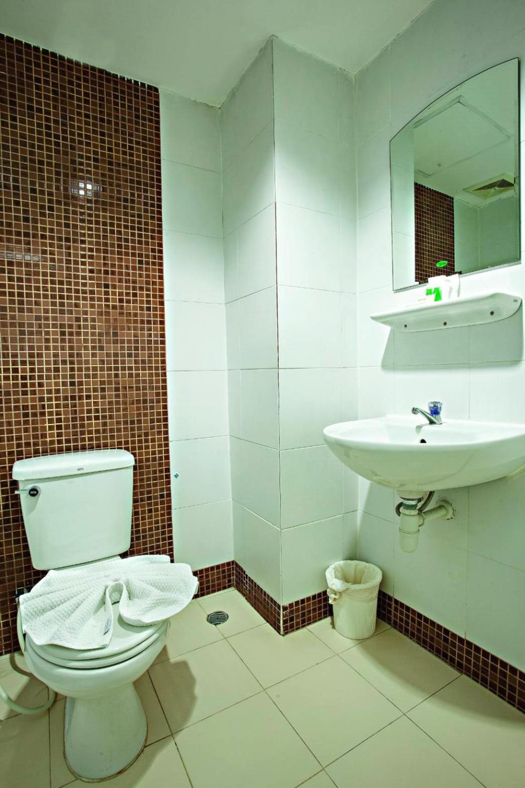 Tm Land Hotel Phra Nakhon Si Ayutthaya Exteriör bild